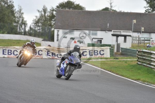 Mallory park Leicestershire;Mallory park photographs;Motorcycle action photographs;event digital images;eventdigitalimages;mallory park;no limits trackday;peter wileman photography;trackday;trackday digital images;trackday photos