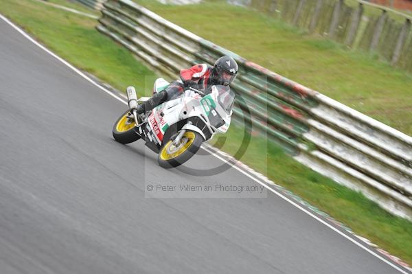 Mallory park Leicestershire;Mallory park photographs;Motorcycle action photographs;event digital images;eventdigitalimages;mallory park;no limits trackday;peter wileman photography;trackday;trackday digital images;trackday photos