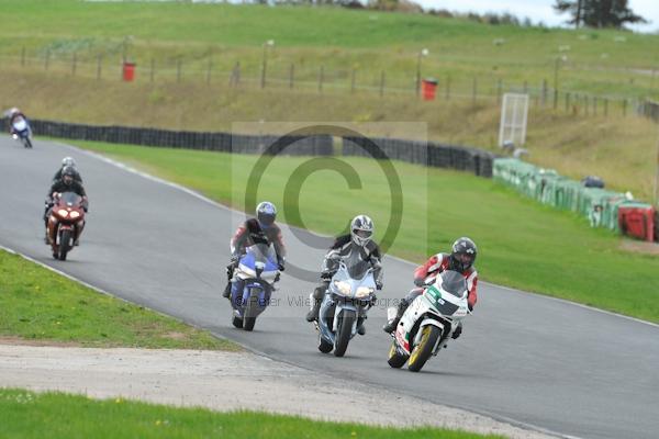 Mallory park Leicestershire;Mallory park photographs;Motorcycle action photographs;event digital images;eventdigitalimages;mallory park;no limits trackday;peter wileman photography;trackday;trackday digital images;trackday photos