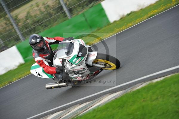 Mallory park Leicestershire;Mallory park photographs;Motorcycle action photographs;event digital images;eventdigitalimages;mallory park;no limits trackday;peter wileman photography;trackday;trackday digital images;trackday photos