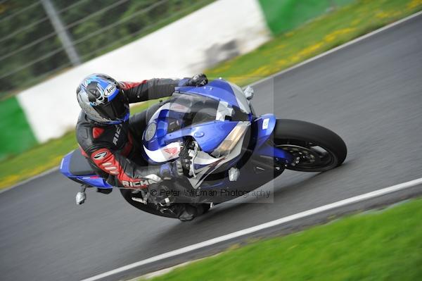 Mallory park Leicestershire;Mallory park photographs;Motorcycle action photographs;event digital images;eventdigitalimages;mallory park;no limits trackday;peter wileman photography;trackday;trackday digital images;trackday photos