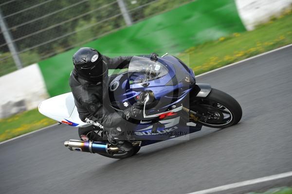 Mallory park Leicestershire;Mallory park photographs;Motorcycle action photographs;event digital images;eventdigitalimages;mallory park;no limits trackday;peter wileman photography;trackday;trackday digital images;trackday photos