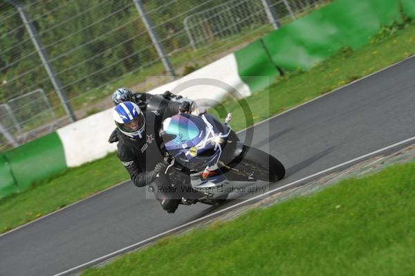 Mallory park Leicestershire;Mallory park photographs;Motorcycle action photographs;event digital images;eventdigitalimages;mallory park;no limits trackday;peter wileman photography;trackday;trackday digital images;trackday photos