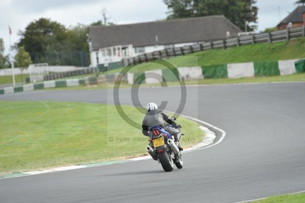 Mallory park Leicestershire;Mallory park photographs;Motorcycle action photographs;event digital images;eventdigitalimages;mallory park;no limits trackday;peter wileman photography;trackday;trackday digital images;trackday photos