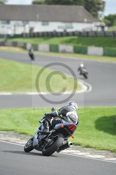 Mallory park Leicestershire;Mallory park photographs;Motorcycle action photographs;event digital images;eventdigitalimages;mallory park;no limits trackday;peter wileman photography;trackday;trackday digital images;trackday photos