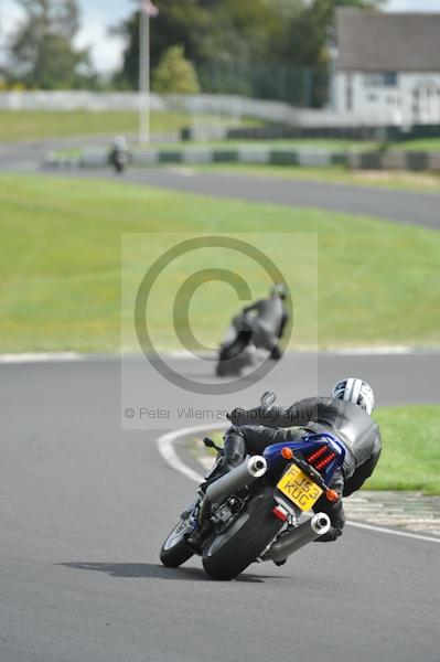 Mallory park Leicestershire;Mallory park photographs;Motorcycle action photographs;event digital images;eventdigitalimages;mallory park;no limits trackday;peter wileman photography;trackday;trackday digital images;trackday photos