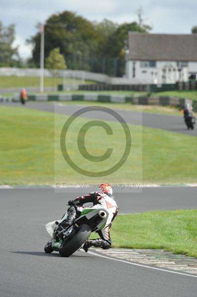 Mallory park Leicestershire;Mallory park photographs;Motorcycle action photographs;event digital images;eventdigitalimages;mallory park;no limits trackday;peter wileman photography;trackday;trackday digital images;trackday photos