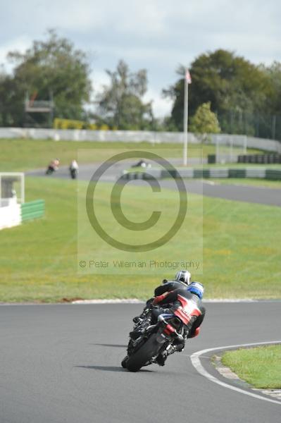 Mallory park Leicestershire;Mallory park photographs;Motorcycle action photographs;event digital images;eventdigitalimages;mallory park;no limits trackday;peter wileman photography;trackday;trackday digital images;trackday photos