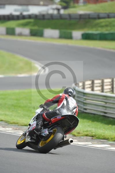 Mallory park Leicestershire;Mallory park photographs;Motorcycle action photographs;event digital images;eventdigitalimages;mallory park;no limits trackday;peter wileman photography;trackday;trackday digital images;trackday photos