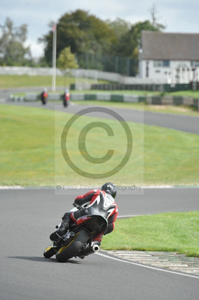 Mallory park Leicestershire;Mallory park photographs;Motorcycle action photographs;event digital images;eventdigitalimages;mallory park;no limits trackday;peter wileman photography;trackday;trackday digital images;trackday photos