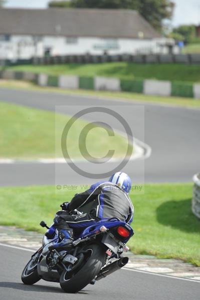 Mallory park Leicestershire;Mallory park photographs;Motorcycle action photographs;event digital images;eventdigitalimages;mallory park;no limits trackday;peter wileman photography;trackday;trackday digital images;trackday photos