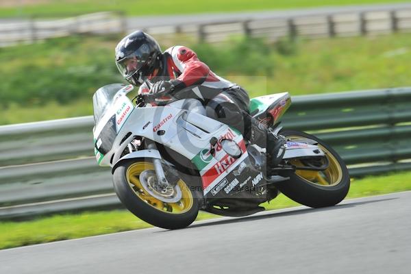 Mallory park Leicestershire;Mallory park photographs;Motorcycle action photographs;event digital images;eventdigitalimages;mallory park;no limits trackday;peter wileman photography;trackday;trackday digital images;trackday photos