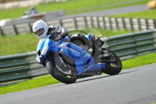 Mallory park Leicestershire;Mallory park photographs;Motorcycle action photographs;event digital images;eventdigitalimages;mallory park;no limits trackday;peter wileman photography;trackday;trackday digital images;trackday photos