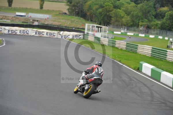 Mallory park Leicestershire;Mallory park photographs;Motorcycle action photographs;event digital images;eventdigitalimages;mallory park;no limits trackday;peter wileman photography;trackday;trackday digital images;trackday photos