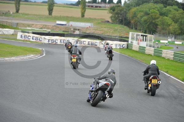 Mallory park Leicestershire;Mallory park photographs;Motorcycle action photographs;event digital images;eventdigitalimages;mallory park;no limits trackday;peter wileman photography;trackday;trackday digital images;trackday photos