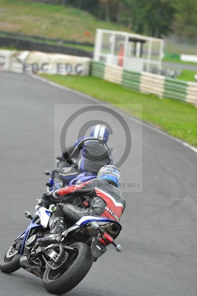 Mallory park Leicestershire;Mallory park photographs;Motorcycle action photographs;event digital images;eventdigitalimages;mallory park;no limits trackday;peter wileman photography;trackday;trackday digital images;trackday photos