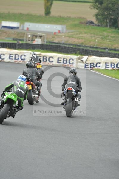 Mallory park Leicestershire;Mallory park photographs;Motorcycle action photographs;event digital images;eventdigitalimages;mallory park;no limits trackday;peter wileman photography;trackday;trackday digital images;trackday photos