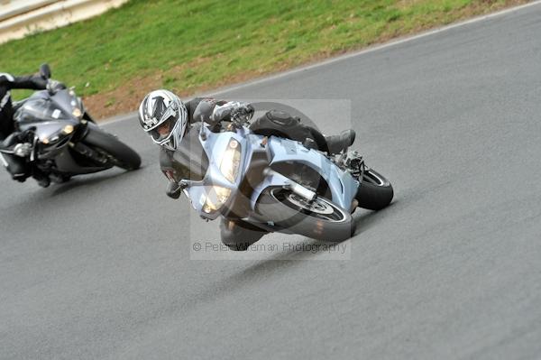 Mallory park Leicestershire;Mallory park photographs;Motorcycle action photographs;event digital images;eventdigitalimages;mallory park;no limits trackday;peter wileman photography;trackday;trackday digital images;trackday photos