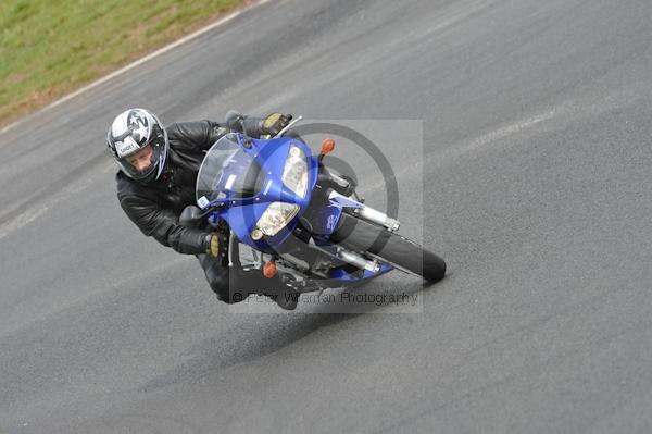 Mallory park Leicestershire;Mallory park photographs;Motorcycle action photographs;event digital images;eventdigitalimages;mallory park;no limits trackday;peter wileman photography;trackday;trackday digital images;trackday photos