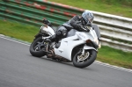 Mallory-park-Leicestershire;Mallory-park-photographs;Motorcycle-action-photographs;event-digital-images;eventdigitalimages;mallory-park;no-limits-trackday;peter-wileman-photography;trackday;trackday-digital-images;trackday-photos