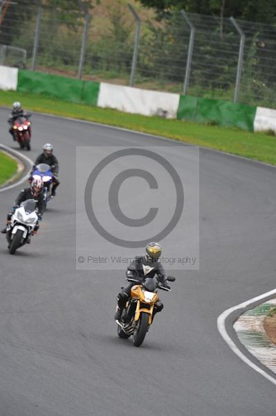 Mallory park Leicestershire;Mallory park photographs;Motorcycle action photographs;event digital images;eventdigitalimages;mallory park;no limits trackday;peter wileman photography;trackday;trackday digital images;trackday photos