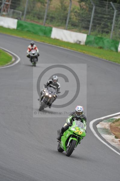 Mallory park Leicestershire;Mallory park photographs;Motorcycle action photographs;event digital images;eventdigitalimages;mallory park;no limits trackday;peter wileman photography;trackday;trackday digital images;trackday photos