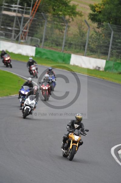 Mallory park Leicestershire;Mallory park photographs;Motorcycle action photographs;event digital images;eventdigitalimages;mallory park;no limits trackday;peter wileman photography;trackday;trackday digital images;trackday photos