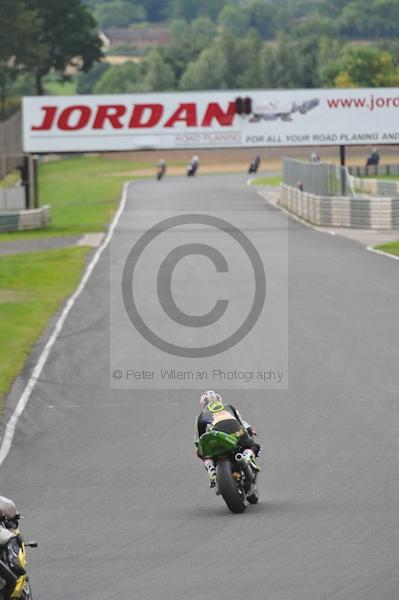 Mallory park Leicestershire;Mallory park photographs;Motorcycle action photographs;event digital images;eventdigitalimages;mallory park;no limits trackday;peter wileman photography;trackday;trackday digital images;trackday photos