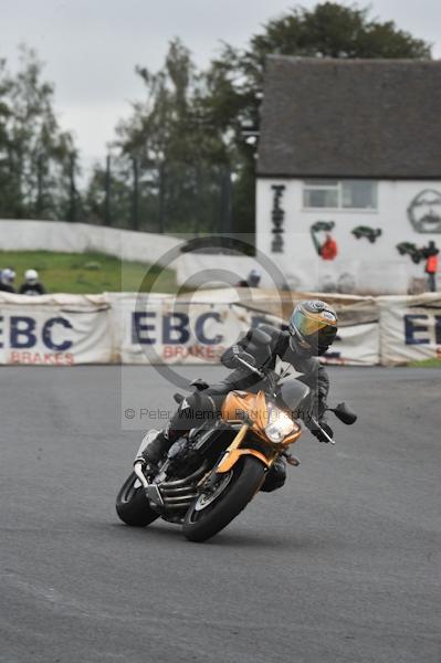 Mallory park Leicestershire;Mallory park photographs;Motorcycle action photographs;event digital images;eventdigitalimages;mallory park;no limits trackday;peter wileman photography;trackday;trackday digital images;trackday photos