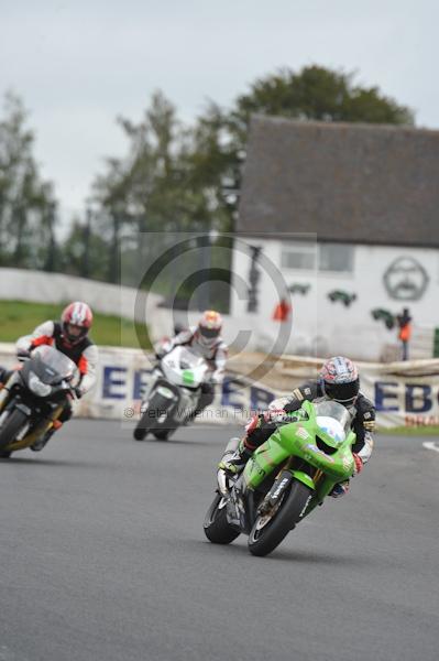 Mallory park Leicestershire;Mallory park photographs;Motorcycle action photographs;event digital images;eventdigitalimages;mallory park;no limits trackday;peter wileman photography;trackday;trackday digital images;trackday photos