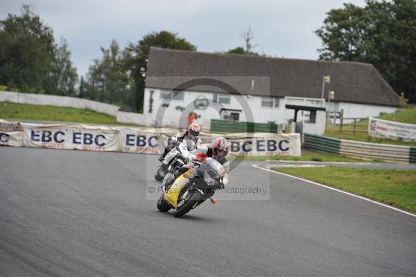 Mallory park Leicestershire;Mallory park photographs;Motorcycle action photographs;event digital images;eventdigitalimages;mallory park;no limits trackday;peter wileman photography;trackday;trackday digital images;trackday photos