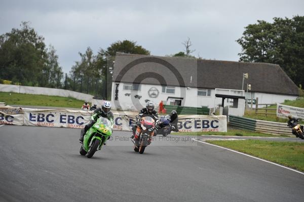 Mallory park Leicestershire;Mallory park photographs;Motorcycle action photographs;event digital images;eventdigitalimages;mallory park;no limits trackday;peter wileman photography;trackday;trackday digital images;trackday photos