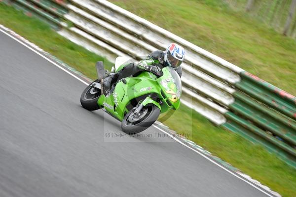 Mallory park Leicestershire;Mallory park photographs;Motorcycle action photographs;event digital images;eventdigitalimages;mallory park;no limits trackday;peter wileman photography;trackday;trackday digital images;trackday photos