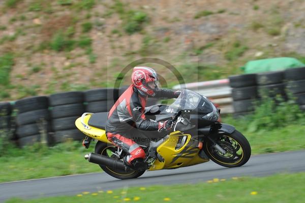 Mallory park Leicestershire;Mallory park photographs;Motorcycle action photographs;event digital images;eventdigitalimages;mallory park;no limits trackday;peter wileman photography;trackday;trackday digital images;trackday photos