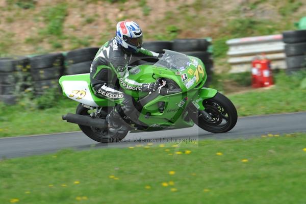 Mallory park Leicestershire;Mallory park photographs;Motorcycle action photographs;event digital images;eventdigitalimages;mallory park;no limits trackday;peter wileman photography;trackday;trackday digital images;trackday photos