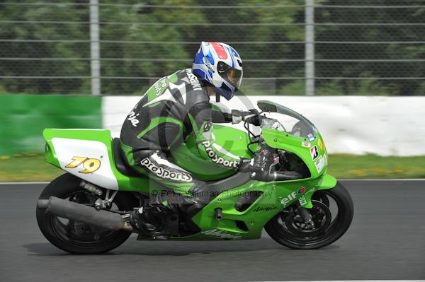 Mallory park Leicestershire;Mallory park photographs;Motorcycle action photographs;event digital images;eventdigitalimages;mallory park;no limits trackday;peter wileman photography;trackday;trackday digital images;trackday photos