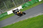 Mallory-park-Leicestershire;Mallory-park-photographs;Motorcycle-action-photographs;event-digital-images;eventdigitalimages;mallory-park;no-limits-trackday;peter-wileman-photography;trackday;trackday-digital-images;trackday-photos