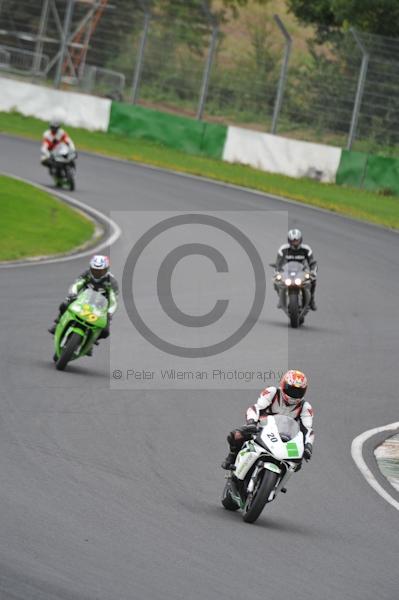 Mallory park Leicestershire;Mallory park photographs;Motorcycle action photographs;event digital images;eventdigitalimages;mallory park;no limits trackday;peter wileman photography;trackday;trackday digital images;trackday photos