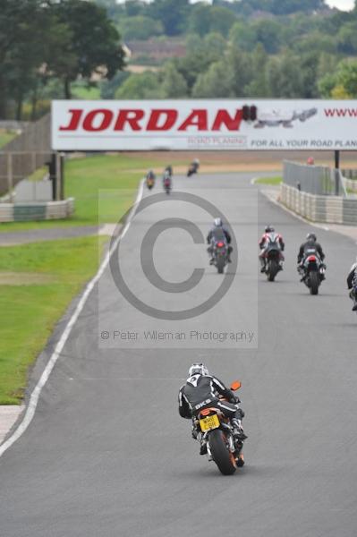 Mallory park Leicestershire;Mallory park photographs;Motorcycle action photographs;event digital images;eventdigitalimages;mallory park;no limits trackday;peter wileman photography;trackday;trackday digital images;trackday photos