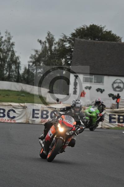 Mallory park Leicestershire;Mallory park photographs;Motorcycle action photographs;event digital images;eventdigitalimages;mallory park;no limits trackday;peter wileman photography;trackday;trackday digital images;trackday photos