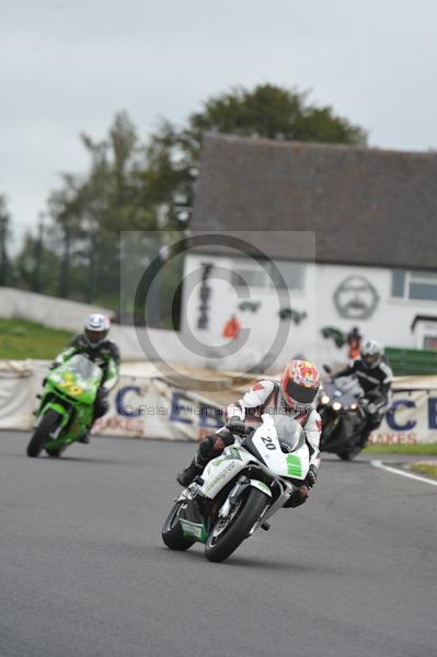 Mallory park Leicestershire;Mallory park photographs;Motorcycle action photographs;event digital images;eventdigitalimages;mallory park;no limits trackday;peter wileman photography;trackday;trackday digital images;trackday photos