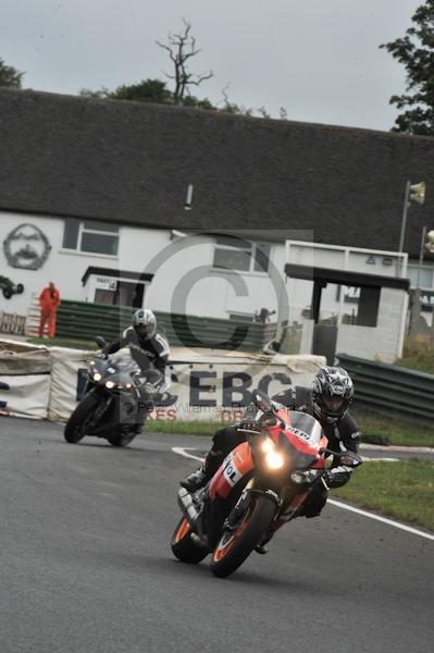 Mallory park Leicestershire;Mallory park photographs;Motorcycle action photographs;event digital images;eventdigitalimages;mallory park;no limits trackday;peter wileman photography;trackday;trackday digital images;trackday photos