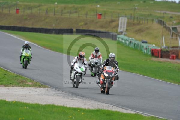 Mallory park Leicestershire;Mallory park photographs;Motorcycle action photographs;event digital images;eventdigitalimages;mallory park;no limits trackday;peter wileman photography;trackday;trackday digital images;trackday photos