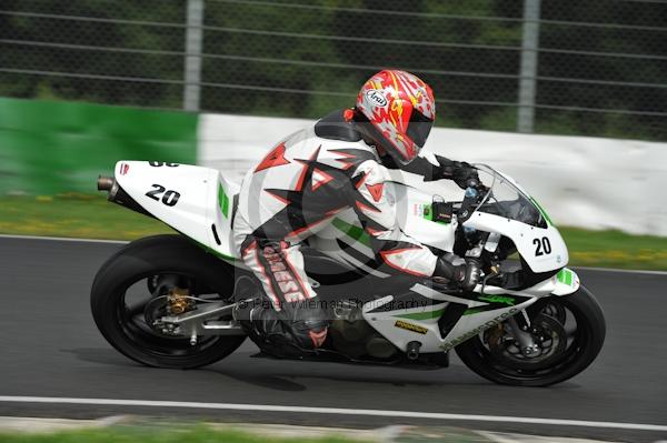 Mallory park Leicestershire;Mallory park photographs;Motorcycle action photographs;event digital images;eventdigitalimages;mallory park;no limits trackday;peter wileman photography;trackday;trackday digital images;trackday photos