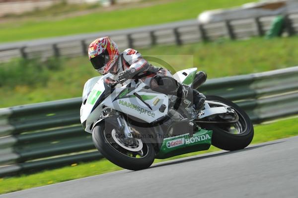 Mallory park Leicestershire;Mallory park photographs;Motorcycle action photographs;event digital images;eventdigitalimages;mallory park;no limits trackday;peter wileman photography;trackday;trackday digital images;trackday photos