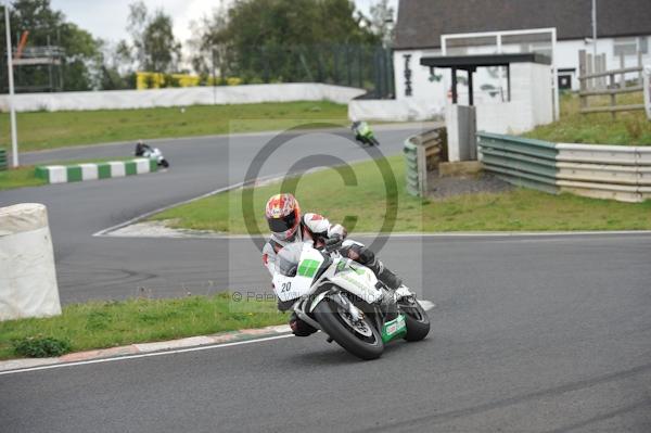 Mallory park Leicestershire;Mallory park photographs;Motorcycle action photographs;event digital images;eventdigitalimages;mallory park;no limits trackday;peter wileman photography;trackday;trackday digital images;trackday photos