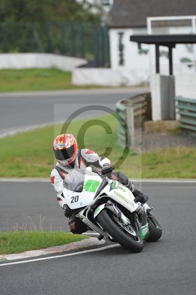 Mallory park Leicestershire;Mallory park photographs;Motorcycle action photographs;event digital images;eventdigitalimages;mallory park;no limits trackday;peter wileman photography;trackday;trackday digital images;trackday photos