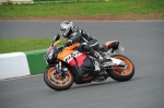 Mallory-park-Leicestershire;Mallory-park-photographs;Motorcycle-action-photographs;event-digital-images;eventdigitalimages;mallory-park;no-limits-trackday;peter-wileman-photography;trackday;trackday-digital-images;trackday-photos