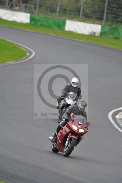 Mallory park Leicestershire;Mallory park photographs;Motorcycle action photographs;event digital images;eventdigitalimages;mallory park;no limits trackday;peter wileman photography;trackday;trackday digital images;trackday photos