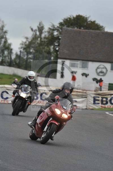 Mallory park Leicestershire;Mallory park photographs;Motorcycle action photographs;event digital images;eventdigitalimages;mallory park;no limits trackday;peter wileman photography;trackday;trackday digital images;trackday photos